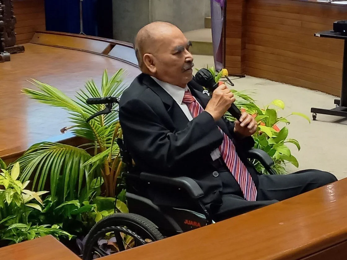 Yetuk porno (ruscha tarjimasi) Volgogradda yashirin kamera porno